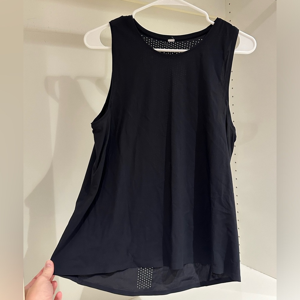 Lululemon black tank